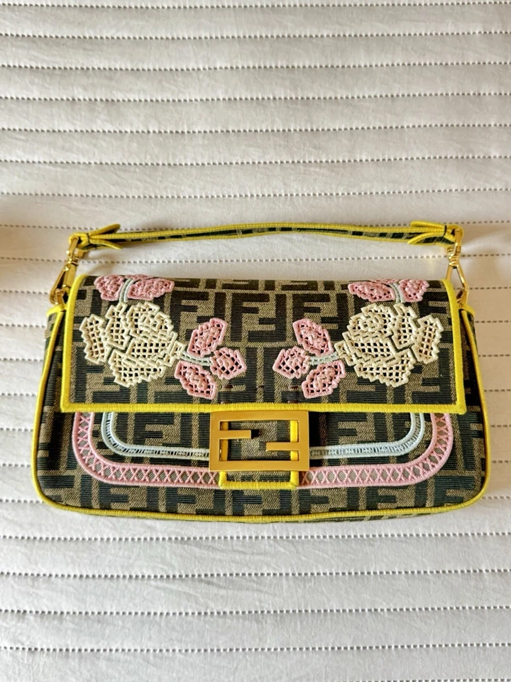 Fendi Baguette, foto 1 di 5