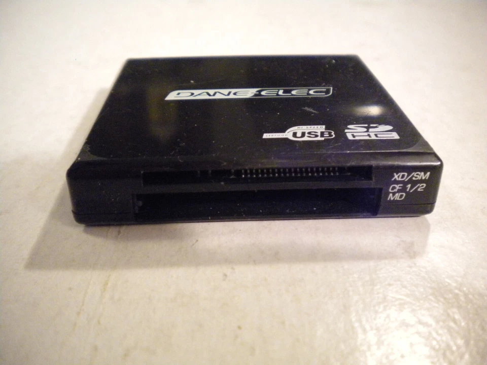 Dane-Elec 15 in 1 Card Reader with USB Cable - Image 3 of 4