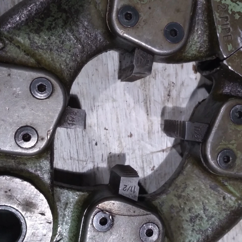 Toledo 1-1/2" - 2" Pipe 1-5/8" - 2" Bolt Threading Die Head Tool 999A - Image 3 of 4