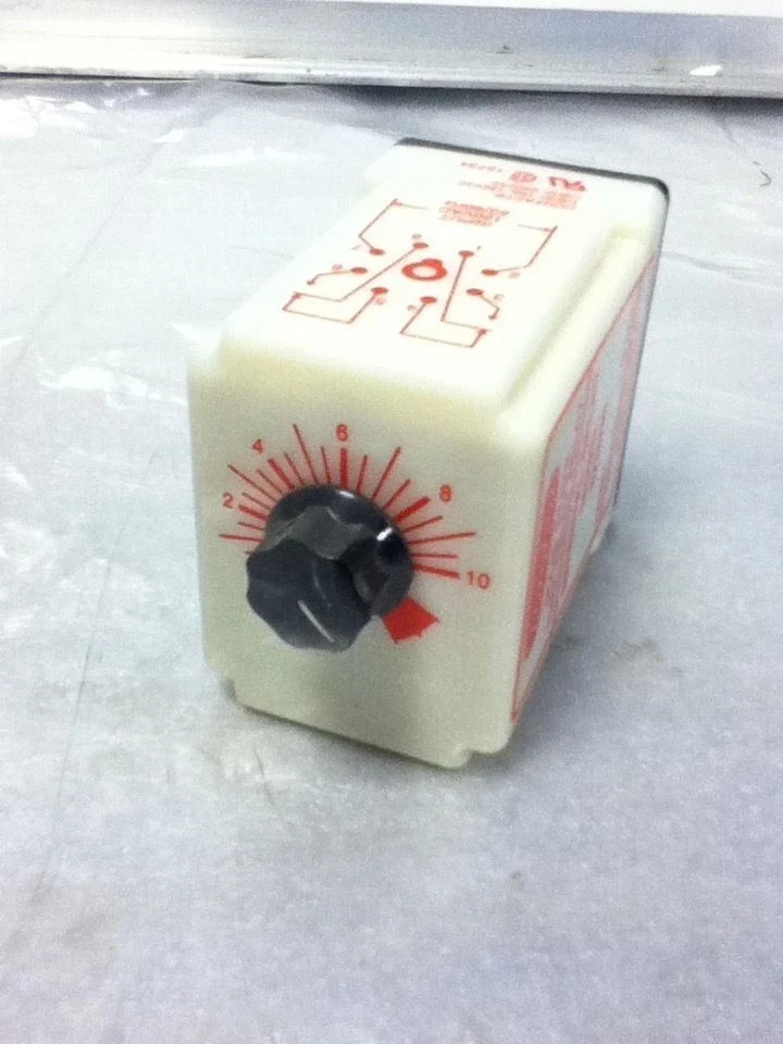 Dayton 6X603 6X603E 120 V AC 10 A DPDT .1-10 sec Interval Delay Relay - Image 2 of 4
