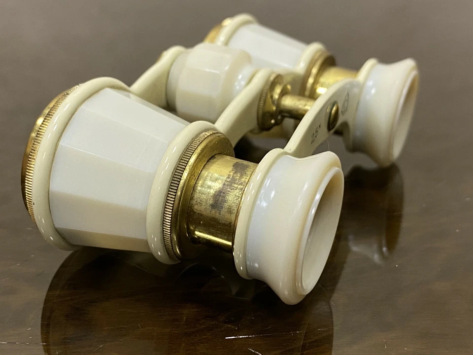 VINTAGE SOVIET USSR BINOCULARS / THEATER OPERA GLASSES 2.5 x 24 & LEATHER CASE - Image 4 of 4