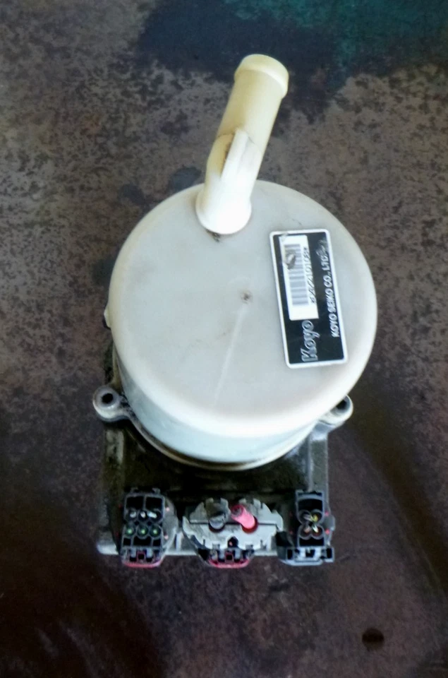 Bomba de dirección asistida Mazda 3 BK 1/04-4/09 Foto 2 de 4