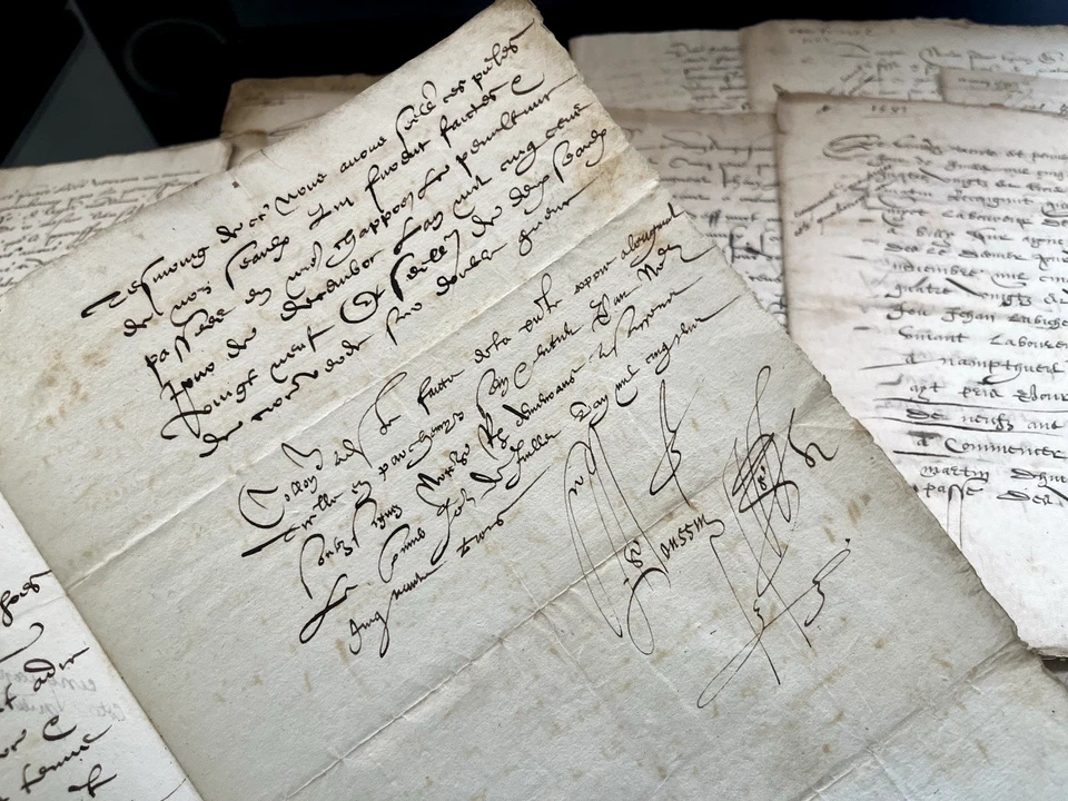 AUTHENTIC RENAISSANCE ERA WATERMARKED PAPER MANUSCRIPT  from 1500s - Image 4 of 4