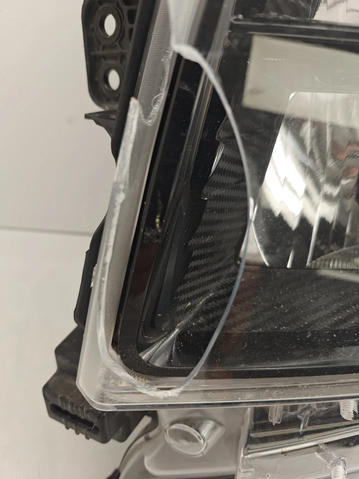 2020-2025 Chevrolet Silverado 2500 3500 HD Halogen Right Headlight OEM 87818246 - Image 2 of 4