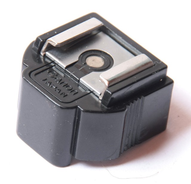 Canon Accessory Shoe to Hot Shoe Adapter SlideOn SinglePin USED