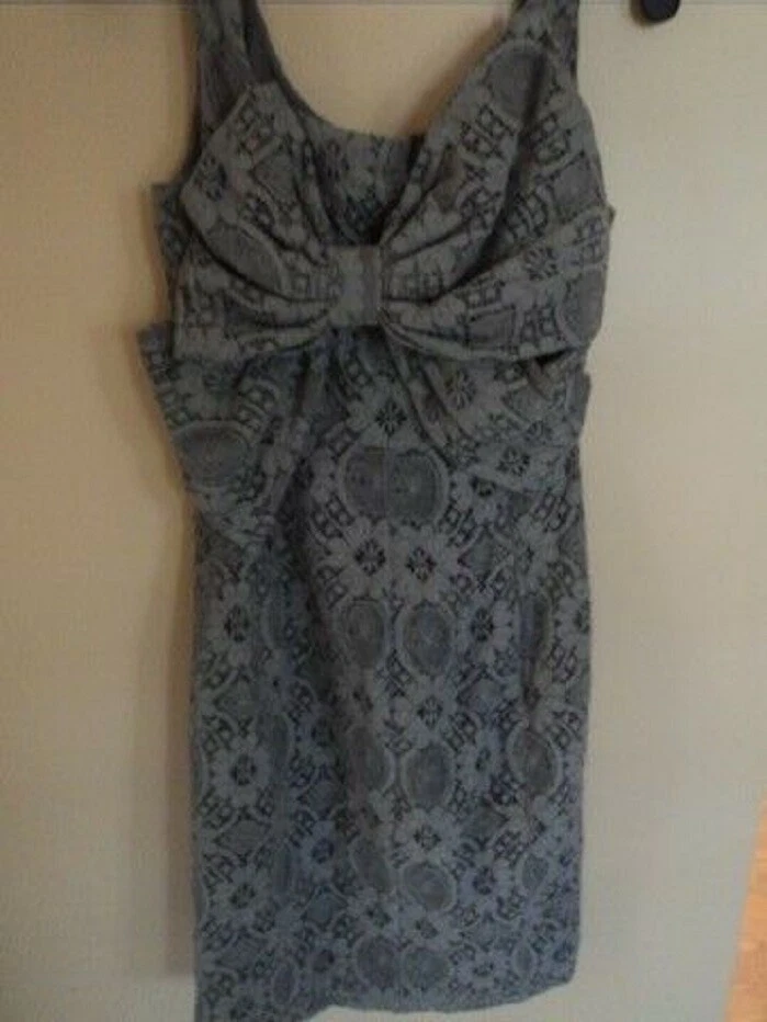 Valentino Dentelle Crochet Robe avec Le Noeud (Taille 4) - Photo 1/1