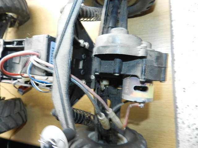 Traxxas  Stampede  2wd gelb sehr guter Zustand m .elektronischen Fahrfahrregler - Bild 4 von 4