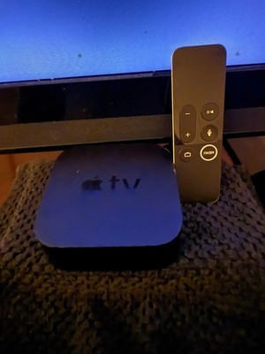 Apple TV HD 4th Generation (A1625) 32GB Media Streamer with Siri Remote 