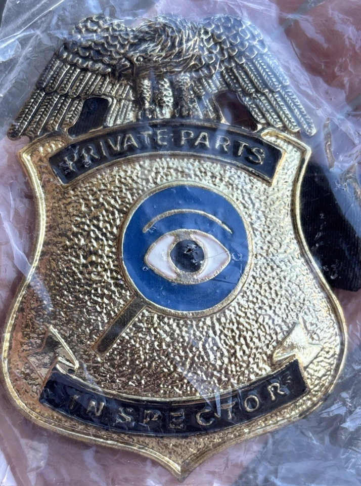 Insignia de metal de inspector de piezas privadas de colección broma de novedad comedia de Halloween Nuevo de Lote Antiguo Foto 3 de 4