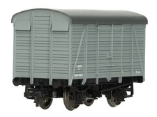 37-080B Bachmann OO Gauge 12T Southern 2+2 Plank Vent Van LMS Grey (Pre-Owned)