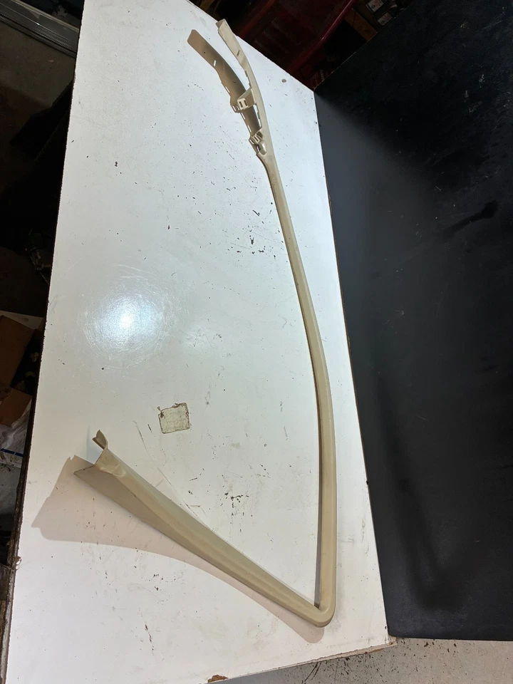 Marco ventana puerta delantera derecha embellecedor 2037250271 01-05 mercedes-benz w203 c320 c240 Foto 2 de 4