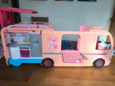 Barbie Dream Camper Van, (Wohnmobil), mit Pool, Küche,Bett,Hängematten