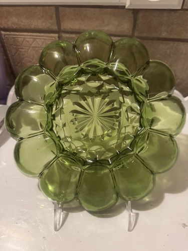 Anchor Hocking Fairfield Starburst Avocado 1972 Scalloped Edge Deviled Egg Plate