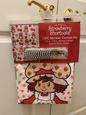 Strawberry Shortcake Shower Curtain Set   13 Pieces