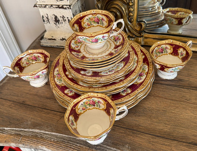 Royal Albert Lady Hamilton 4 (5) Piece Place Settings (20 Pieces) - HTF