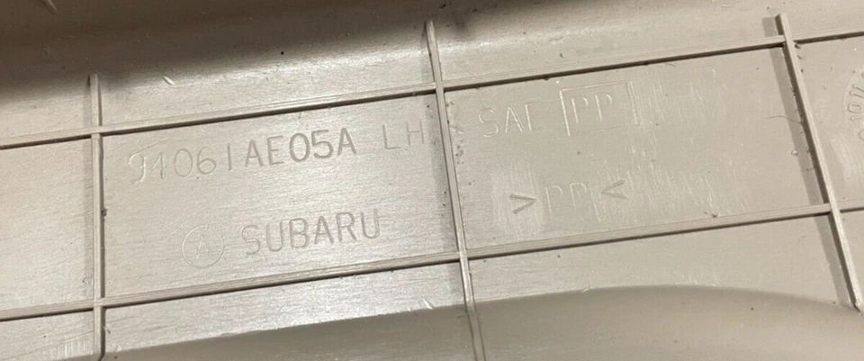00-04 SUBARU LEGACY/OUTBACK PLACA DE UMBRAL DE PUERTA TRASERA IZQUIERDA P/N 94061AE05A ORIGINAL OEM Foto 4 de 4