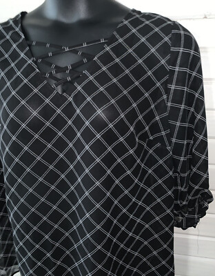 Maurices Sz PLUS 0 0X Black White Plaid Poly Chiffon Roll Tab Sleeve Blouse EUC