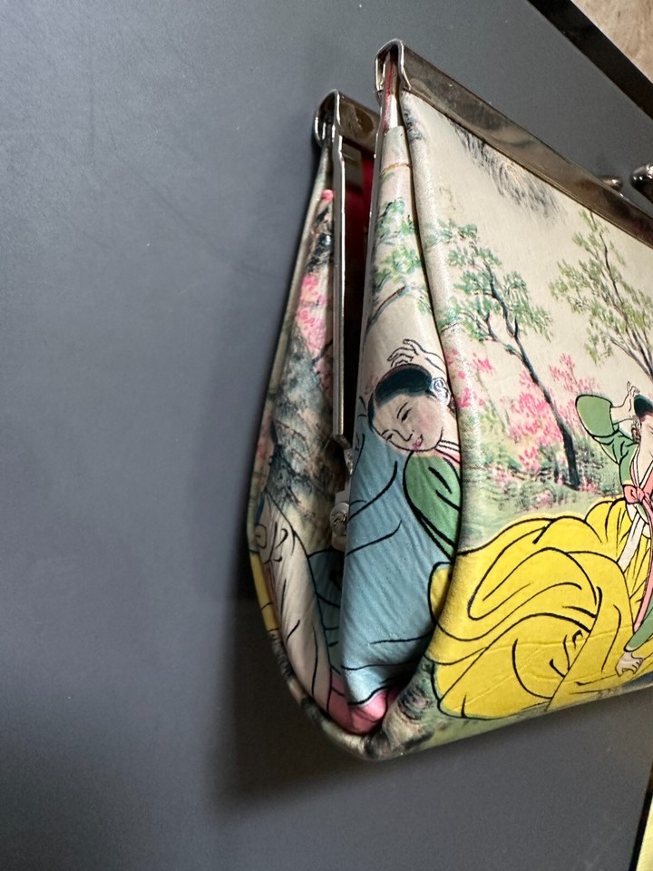 Vintage Korean Ladies Sam Taegeuk Playing Gayageum Make Up Purse Clutch