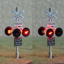 2 x HO scale railway grade crossing signal 3 track  1 circuit board flasher 3W4
