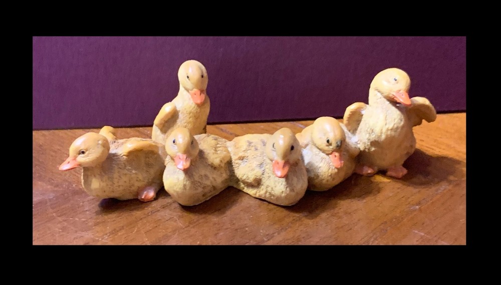 1988 VINTAGE CASTANGA BABY DUCKS FIGURINE MADE IN ITALY