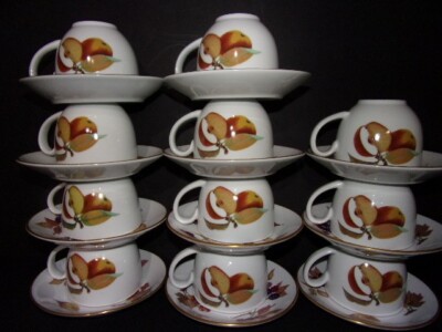 Royal Worcester Evesham Vale Gold Tea Cup & Saucer Plate Set of 11 England(22pc)