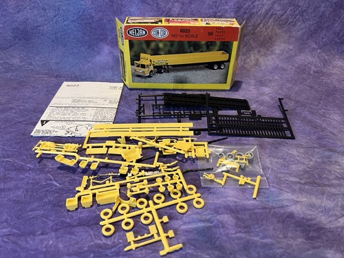 HELJAN - CON-COR HO #6022 FORD C-600 COE con kit modelo remolque de plataforma plana | Zustand: New