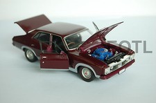 NEW IN BOX OzLegends Ford Falcon XB GT Sedan MULBERRY 1:32 Limited Edition