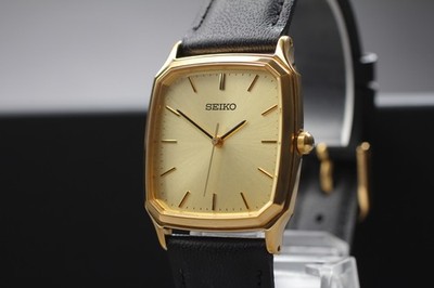 【金銀セット】SEIKO SPIRIT オールドクォーツ時計 ヴィンテージ ❌❌❌ Seiko Spirit Vintage Day Date Ref. 7N33-5A50 Quartz movement Size  29x42mm Lug width 18mm P2465605698 2