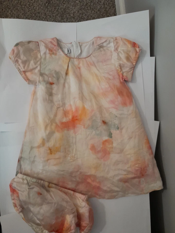 Bebé Christian Dior Vestido Flor Seda y Funda Pañal 18 Meses Foto 3 de 4