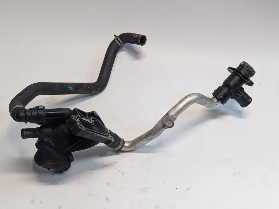 Carcasa termostato RH-242 Motorcraft nueva para Ford Focus Fiesta EcoSport 18-21 Foto 2 de 2