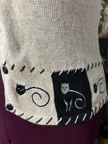 Top Brodé Chats Christopher & Banks - Manches Courtes, Boutonnée, Taille S, Couleur Kaki, Occasion Excellent état