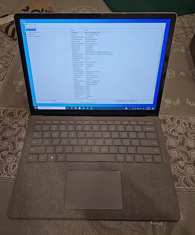 Surface Laptop 1st Gen 128 GB / Intel Core i5 / 4GB RAM PLEASE READ battery - Image 2 of 4