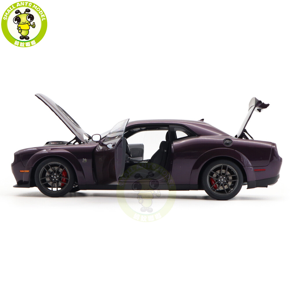 1/18 Dodge Challenger R/T Scat Pack Widebody 2022 Hellraisin