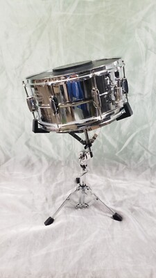 Silver Snare Drum and Stand   Yamaha Sound Percussion Drum and Percussion Stand