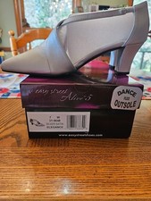 Easy Street Womens Elegance Pump Siver Satin. Size 7 W.. NIB, NWT.