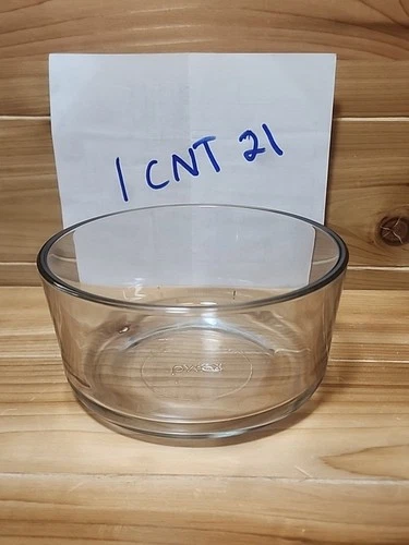 Clear Pyrex 1 Quart Bowl, Straight Side no lid            1cnt21