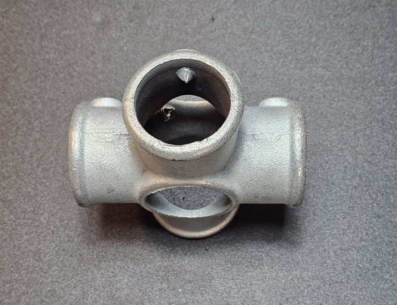 2" Size  Cross Galvanized Structural Pipe Rail Fitting