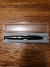 Vintage Parker Frontier Fountain Pen. Cased. Translucent Blue .