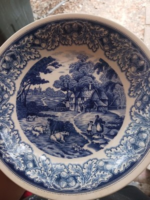 Biltons England Farmhouse 9'' dinner plate in blue and white Farmhouse Scene