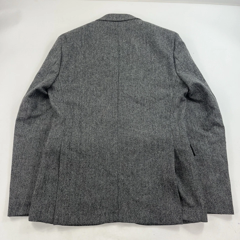 Brooks Brothers Men's Red Fleece Gray 2 Button Herringbone Blazer Sportcoat 40L - Image 4 of 4