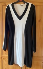 Black &White Woman Long Sleeves Dress (Stretch)