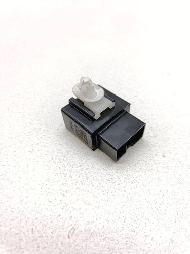 Toyota Avensis T270 2011 Sonstige Relais 895A147010 RPG25563