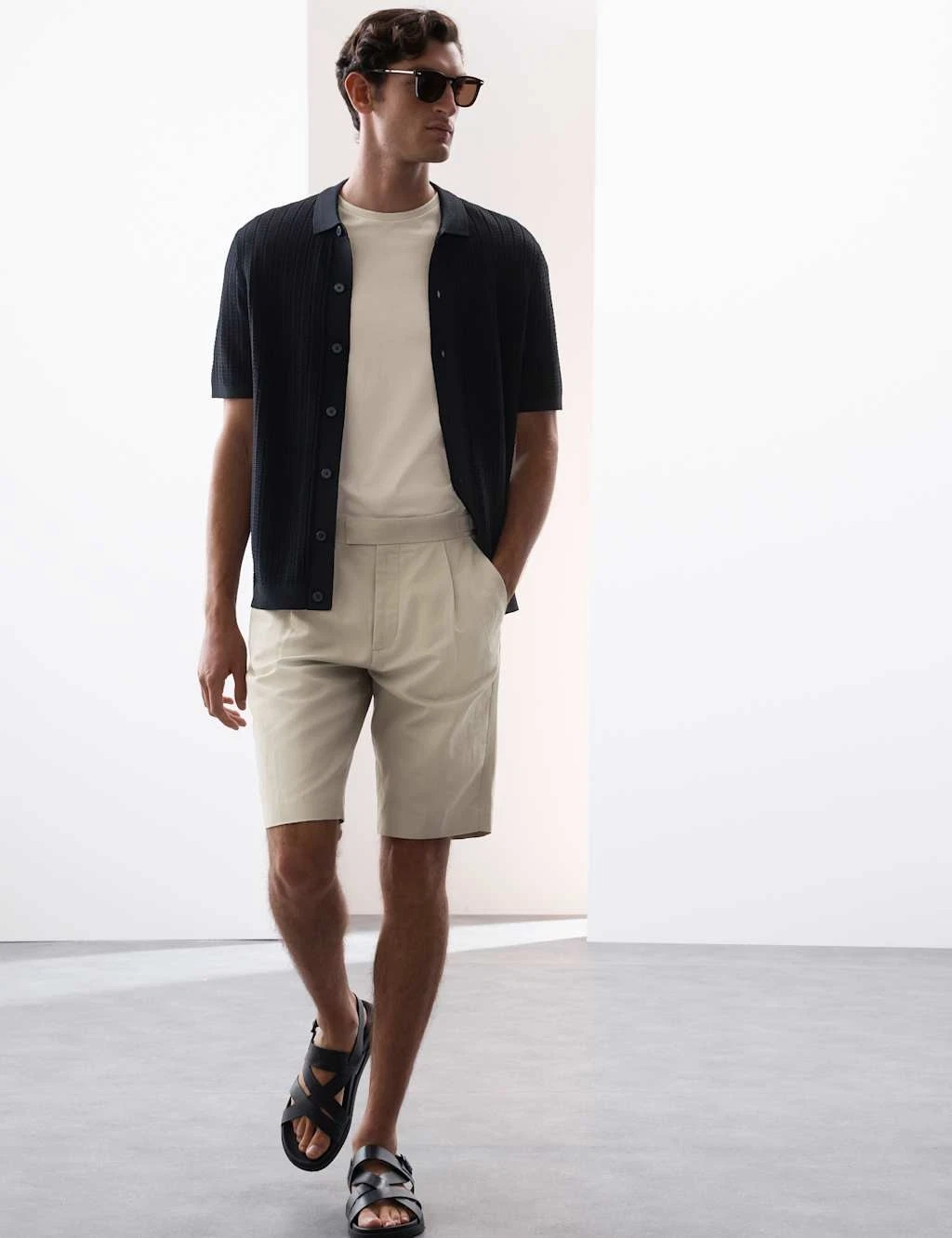 M&S - Autograph Mens Linen Pleated Shorts in Stone
Opens in a new window or tab