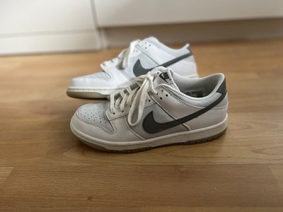 Nike Dunk Low Sneaker Low Top Leder Weiß/Grau Schnürung Jugendliche EU 39