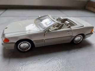 Mercedes SL800 Cabrio Spielzeugauto gebraucht bespielt beschädigt Größe 18x7cm