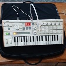 MicroKORG S Synth Keyboard 37 Keys Vocoder  Gator Case Bundle w/ Quick Manual