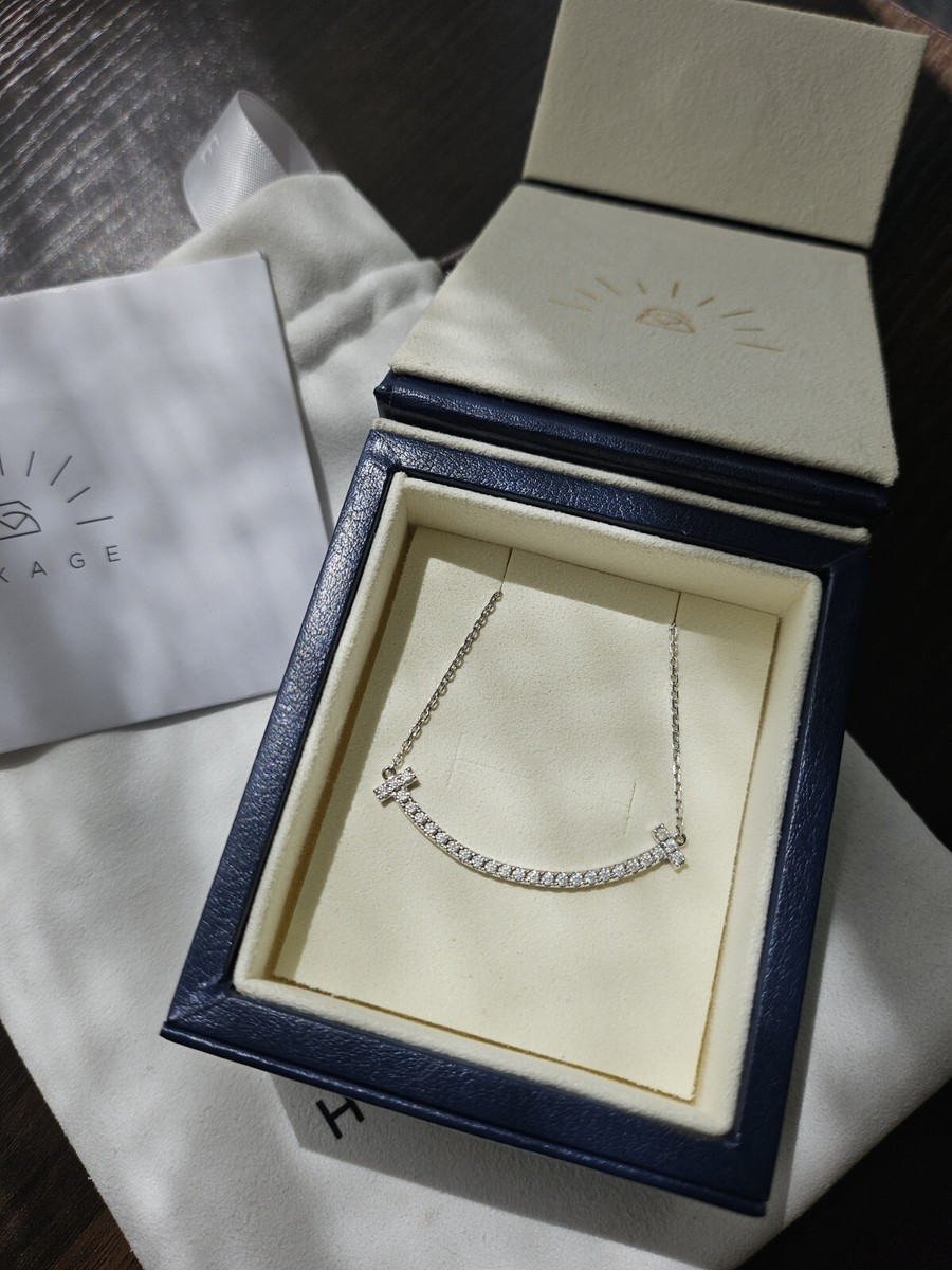 14k White Gold Dainty Smile Necklace, Dainty Minimalist, Handmade