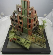 1:72 unbemalte große Lagerhausruine, 4 Teile L:18 x B:11 x H:23 versch. Epochen