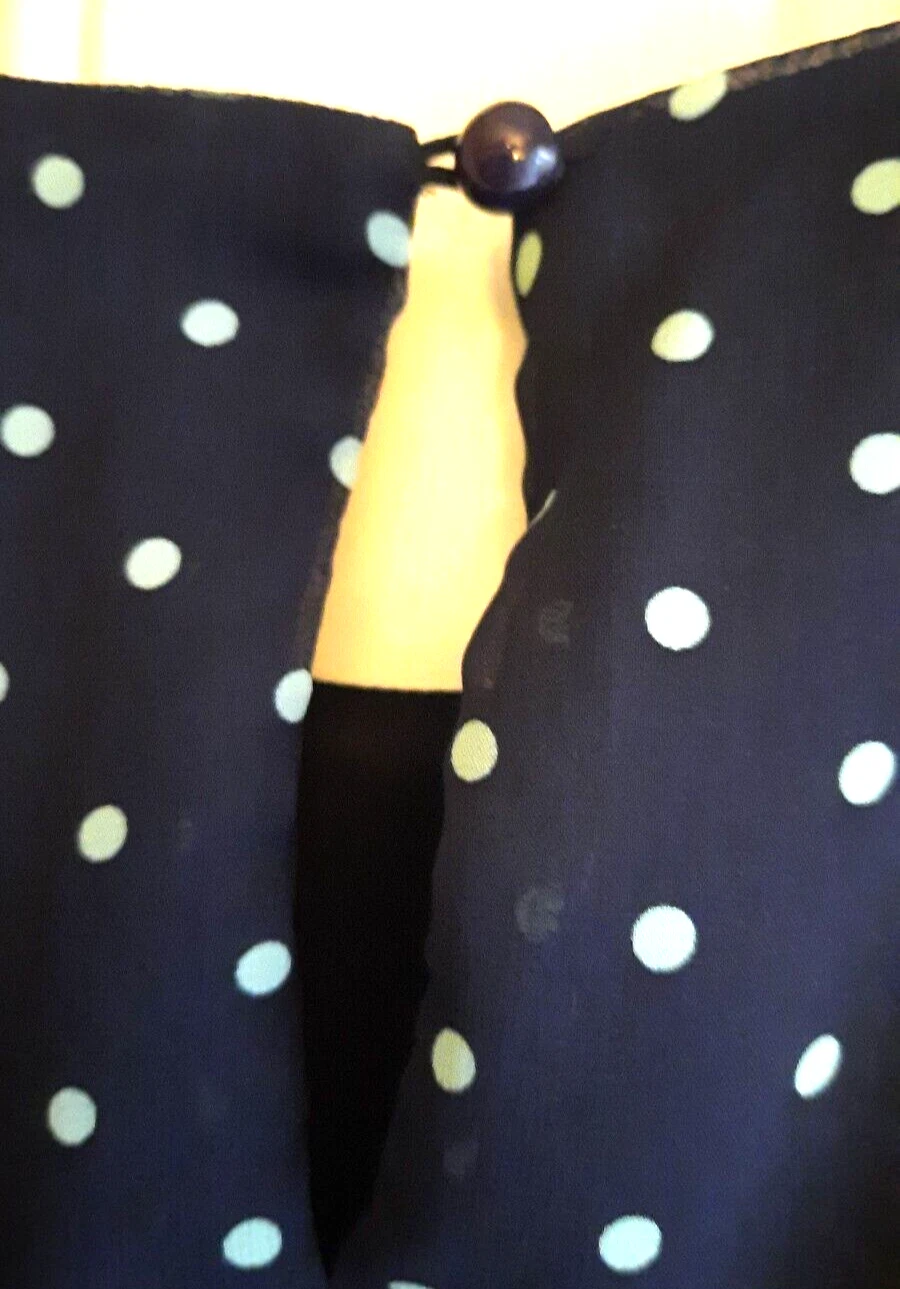 VETEMENTS Abito Slvls EN FOCUS STUDIO 6 scollo a scoop elastico. Gonna a strati in vita (anteriore)