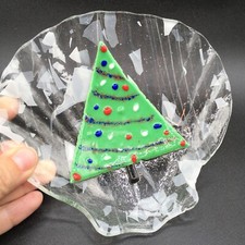 fused art glass christmas tree shell shape trinket dish snowy flakes 6x5.5"